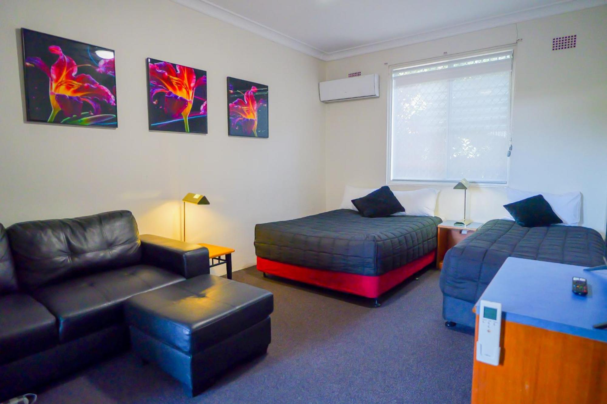 Abbotsleigh Motor Inn Armidale Bagian luar foto