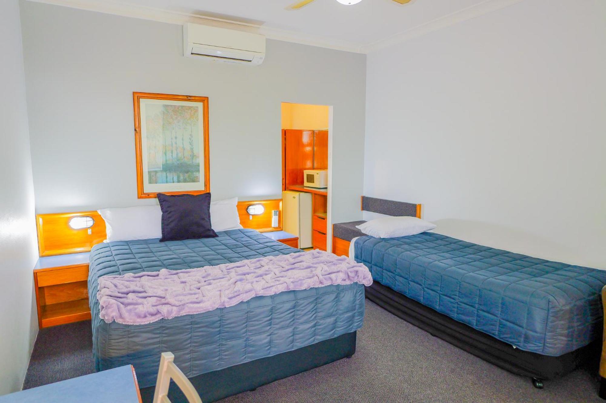 Abbotsleigh Motor Inn Armidale Bagian luar foto