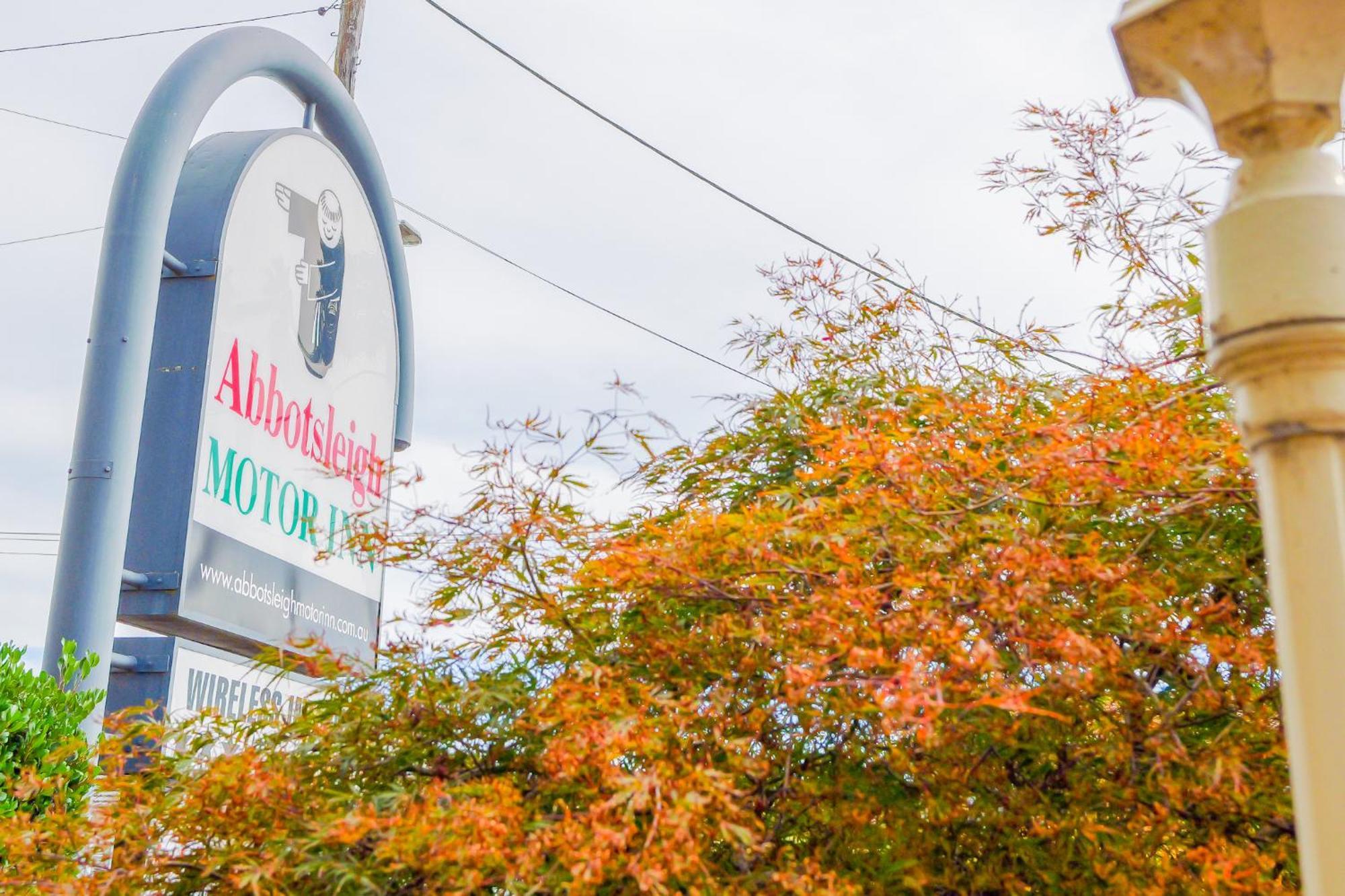 Abbotsleigh Motor Inn Armidale Bagian luar foto