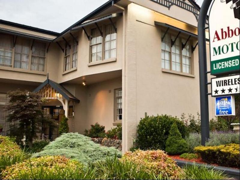 Abbotsleigh Motor Inn Armidale Bagian luar foto