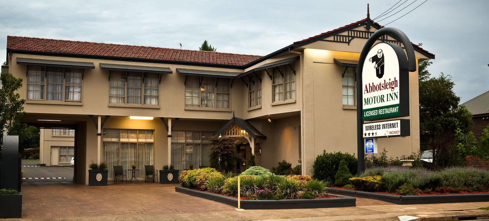 Abbotsleigh Motor Inn Armidale Bagian luar foto