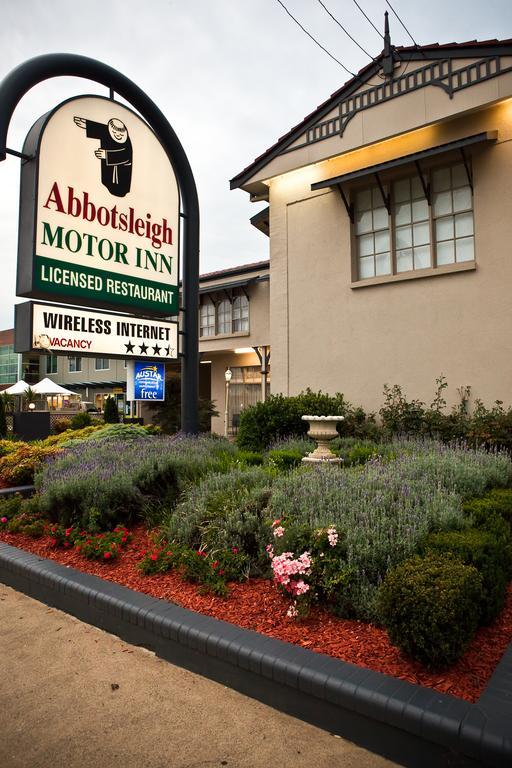 Abbotsleigh Motor Inn Armidale Bagian luar foto
